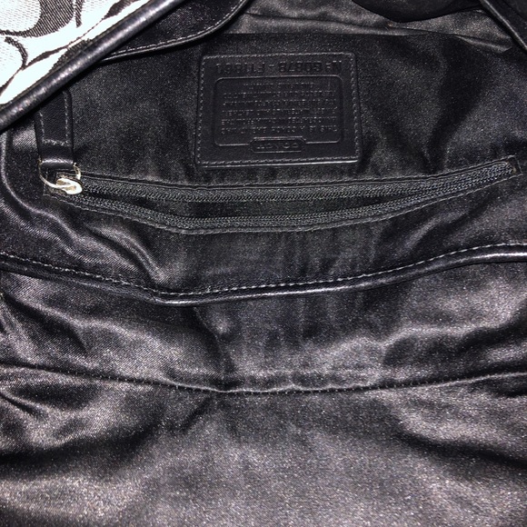 Authentic Coach handbag- like new - Picture 2 of 3